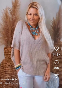 Liza V-neck