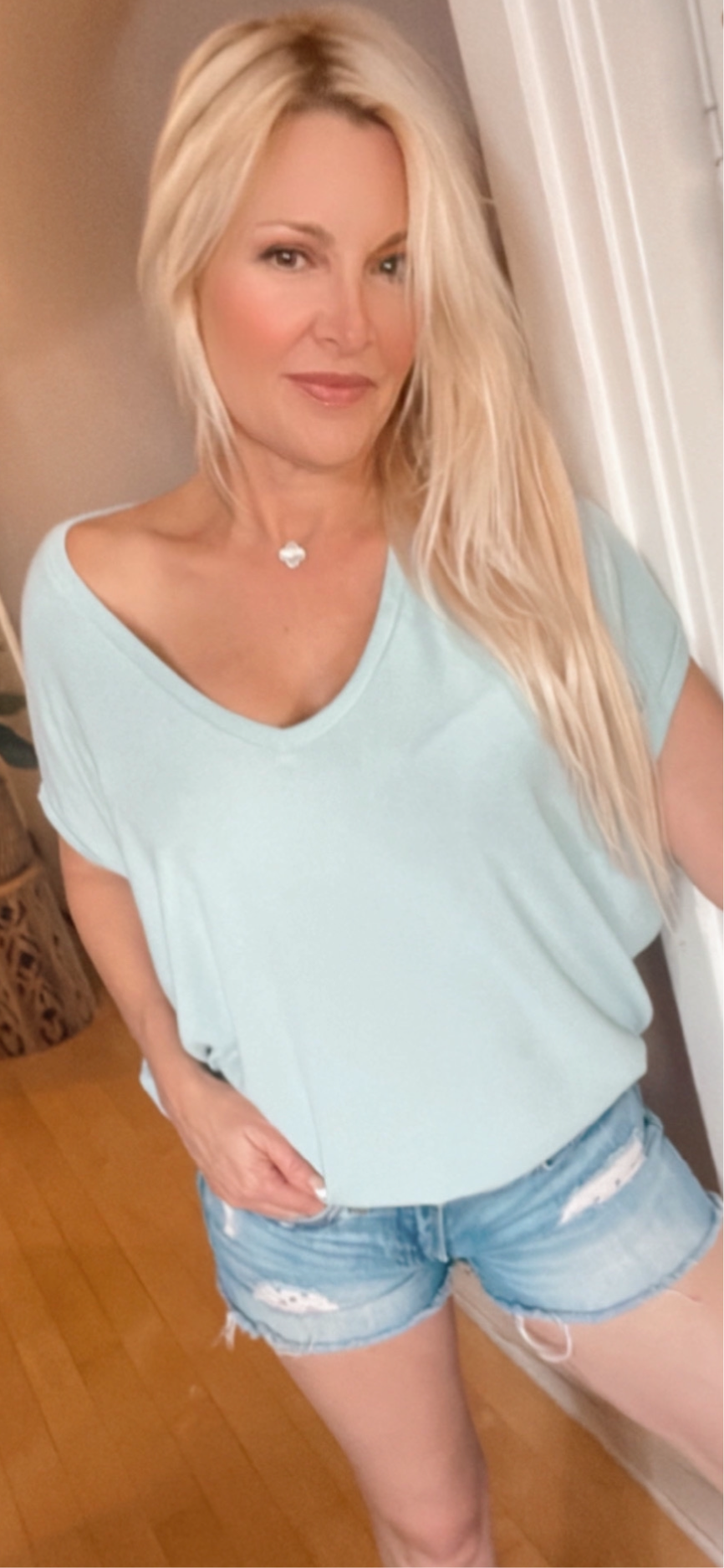 Liza V-neck