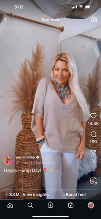 Liza V-neck
